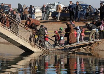 Syrian Army Sets Deadline for Evacuation East of Aleppo, Civilians Flee