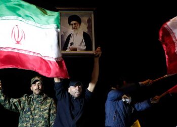 8 killed in pro-Iran protest at US consulate in Pakistan: rescue service