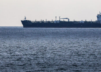 Hormuz Strait closure / Sailors trapped Gulf - إغلاق مضيق هرمز / بحارة عالقون الخليج