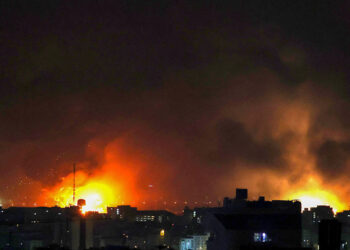 Iran fires missiles at Israel - إيران تطلق صواريخ على إسرائيل