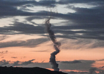 Pakistan hosts peace talks Middle East war