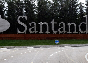 Santander coastal path collapse - انهيار درب ساحلي بسانتاندير