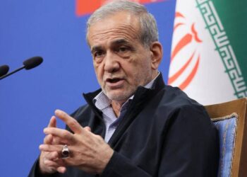 Iran military readiness confrontation - إيران تنفي نقل اليورانيوم المخصب