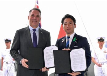 Japan Australia warships defense deal - اليابان تزود استراليا بسفن حربية