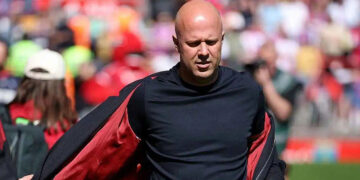 Liverpool sack Arne Slot - إقالة أرني سلوت