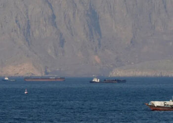 Iranian oil tankers - مضيق هرمز