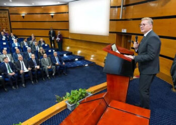 112 oil and gas discoveries - 112 كشفاً للبترول والغاز