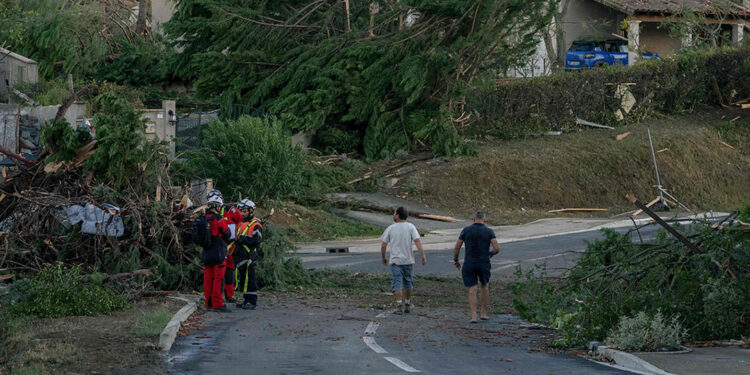tornado in southwest France - إعصار جنوب غرب فرنسا
