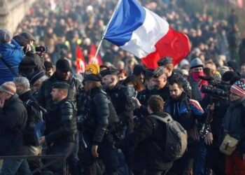 Paris protests against the cost of living - مظاهرات باريس ضد غلاء المعيشة
