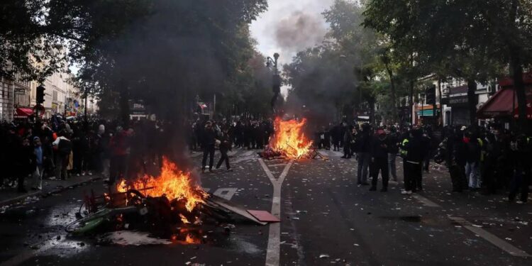 curfew in France - حظر التجول في فرنسا