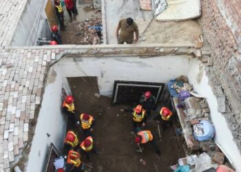 school roof collapse in Peshawar - انهيار سقف مدرسة في بيشاور