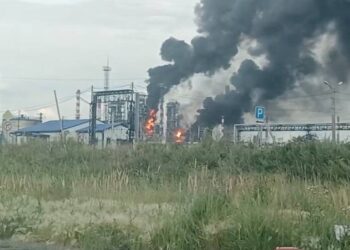 targeting Russian oil refineries - استهداف مصافي النفط الروسية